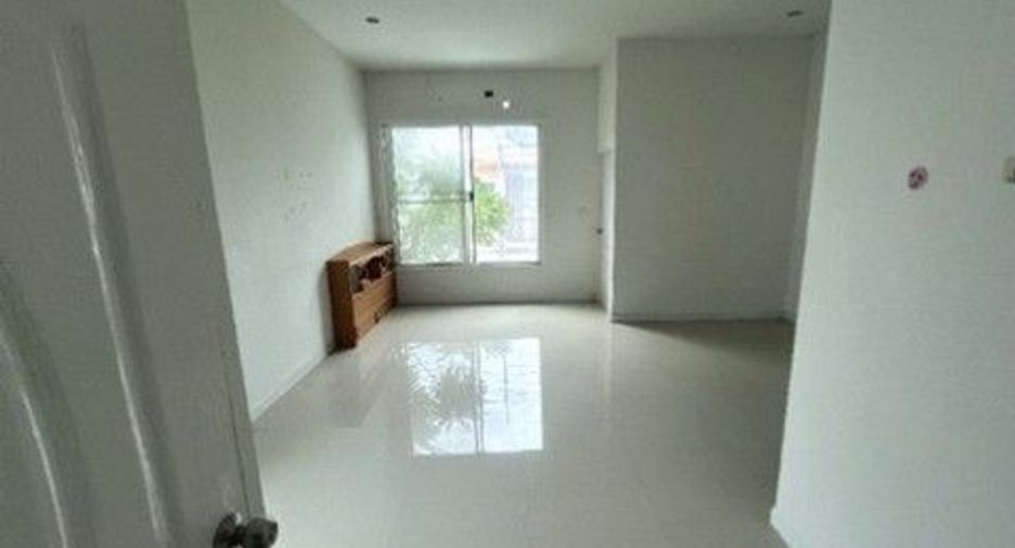 Casa adosada en venta de 1 habitaciones en Ban Khai, Rayong