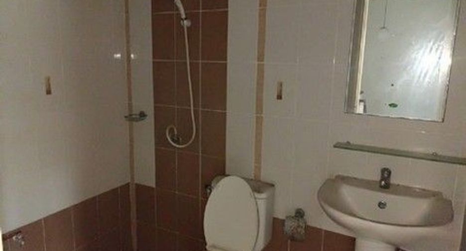 Casa adosada en venta de 1 habitaciones en Ban Khai, Rayong