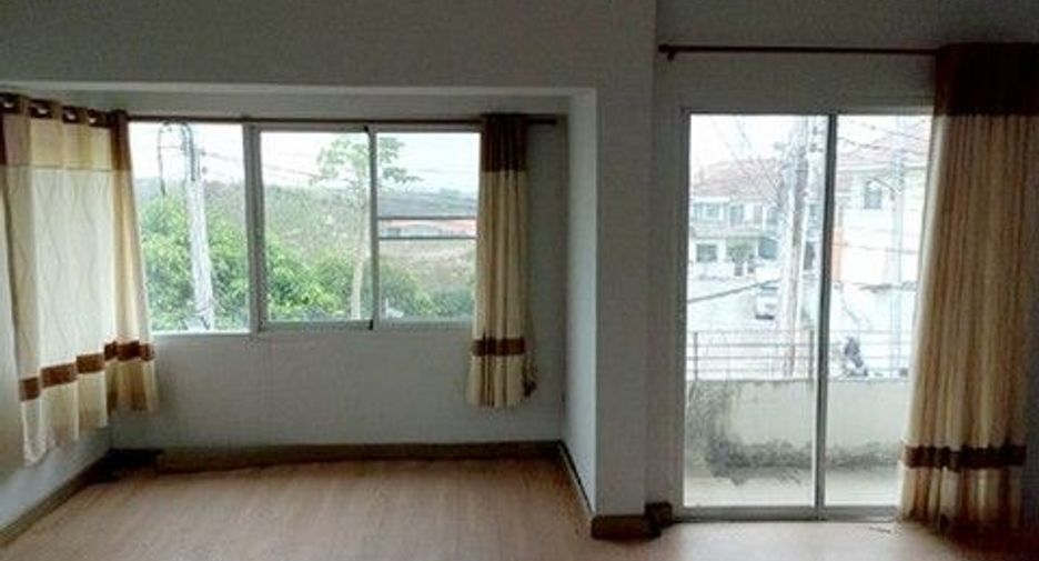 Casa adosada en venta de 1 habitaciones en Ban Khai, Rayong
