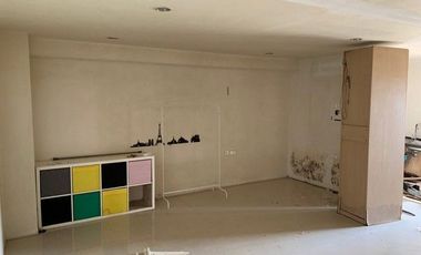 Wohnung zum Kauf mit 1 Zimmer in Wang Thonglang, Bangkok