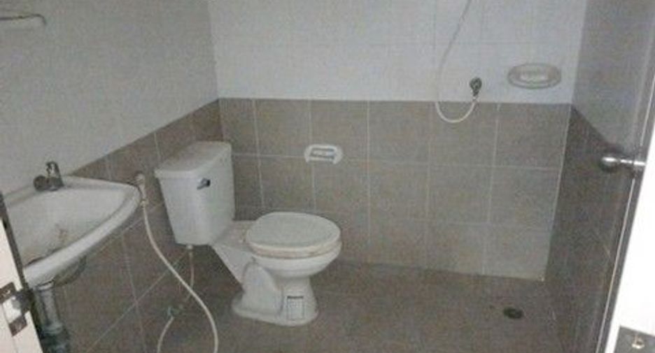 Haus zum Kauf mit 1 Zimmer in Ban Bueng, Chonburi