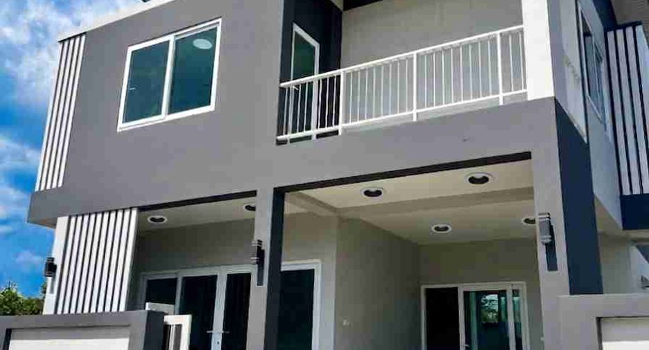 Casa en venta de 3 habitaciones en Sattahip, Chonburi