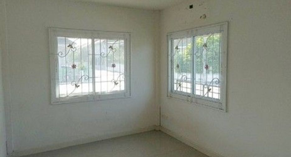 Haus zum Kauf mit 1 Zimmer in Ban Bueng, Chonburi
