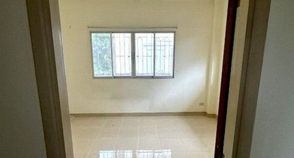 Haus zum Kauf mit 1 Zimmer in Ban Bueng, Chonburi