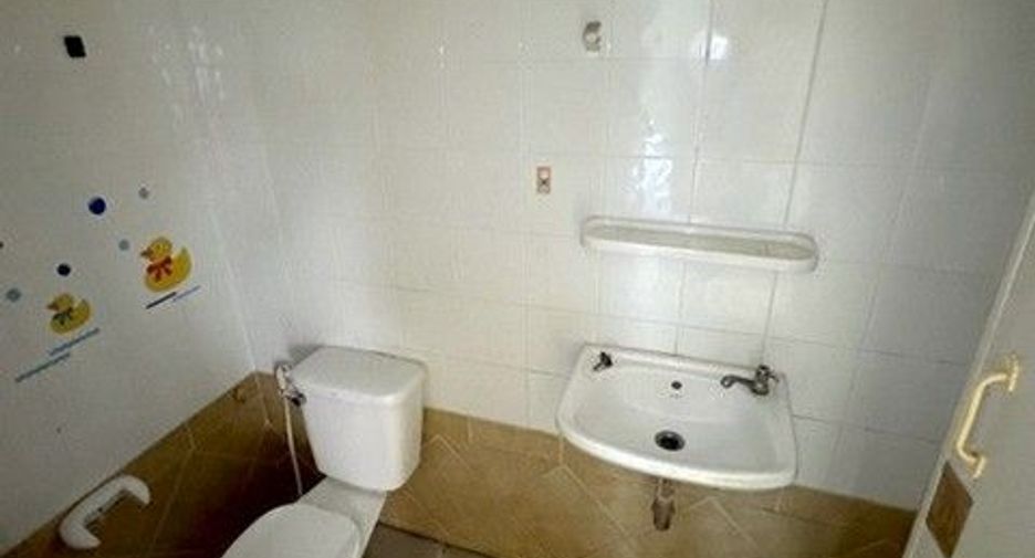 Haus zum Kauf mit 1 Zimmer in Ban Bueng, Chonburi