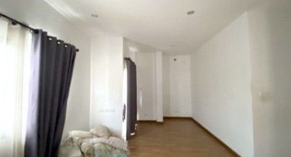 Haus zum Kauf mit 1 Zimmer in Ban Bueng, Chonburi