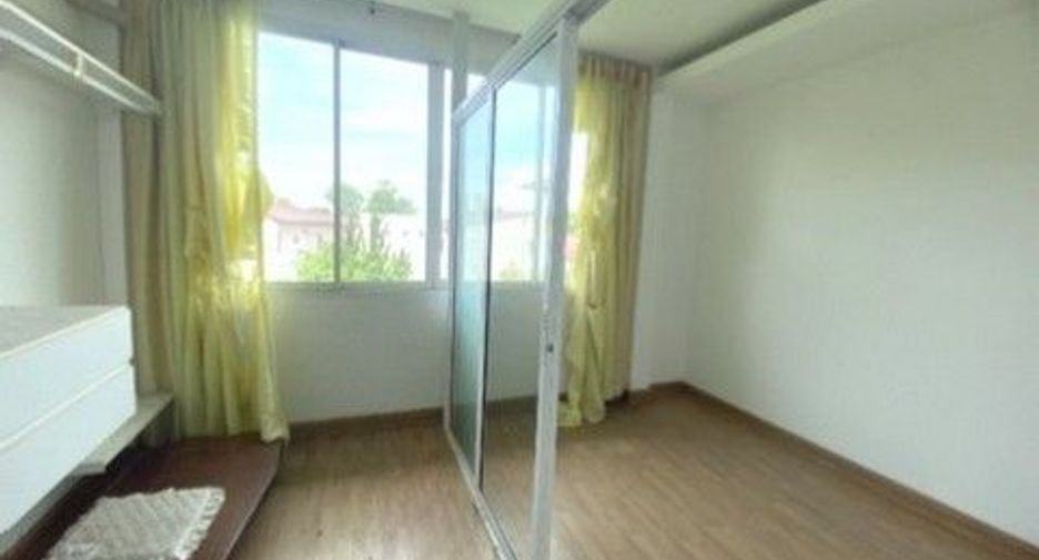 Haus zum Kauf mit 1 Zimmer in Ban Bueng, Chonburi
