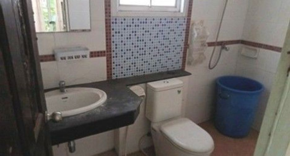 Haus zum Kauf mit 1 Zimmer in Ban Bueng, Chonburi