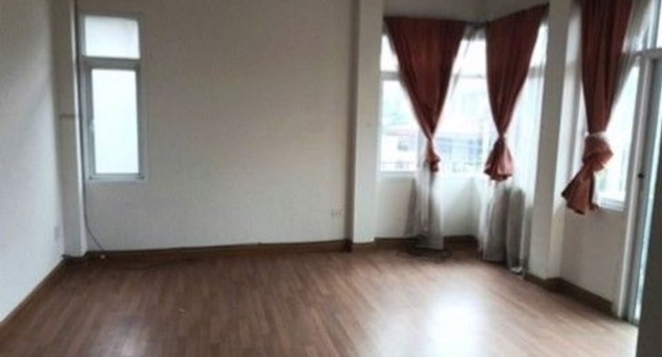 Haus zum Kauf mit 1 Zimmer in Ban Bueng, Chonburi