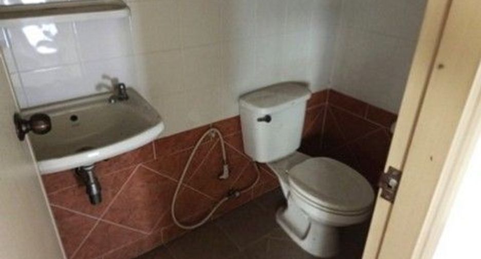 Haus zum Kauf mit 1 Zimmer in Ban Bueng, Chonburi