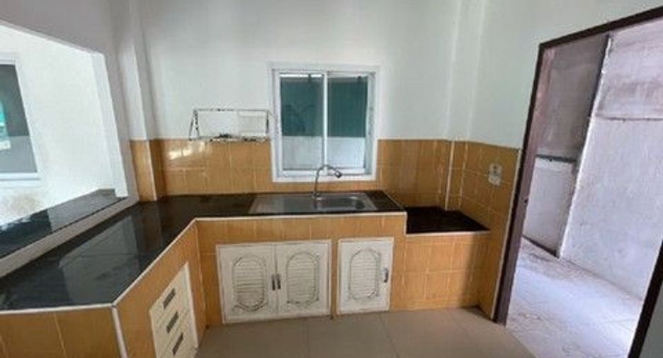 Haus zum Kauf mit 1 Zimmer in Ban Bueng, Chonburi