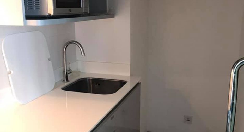For rent 2 ベッドルーム condo in Huai Khwang, Bangkok