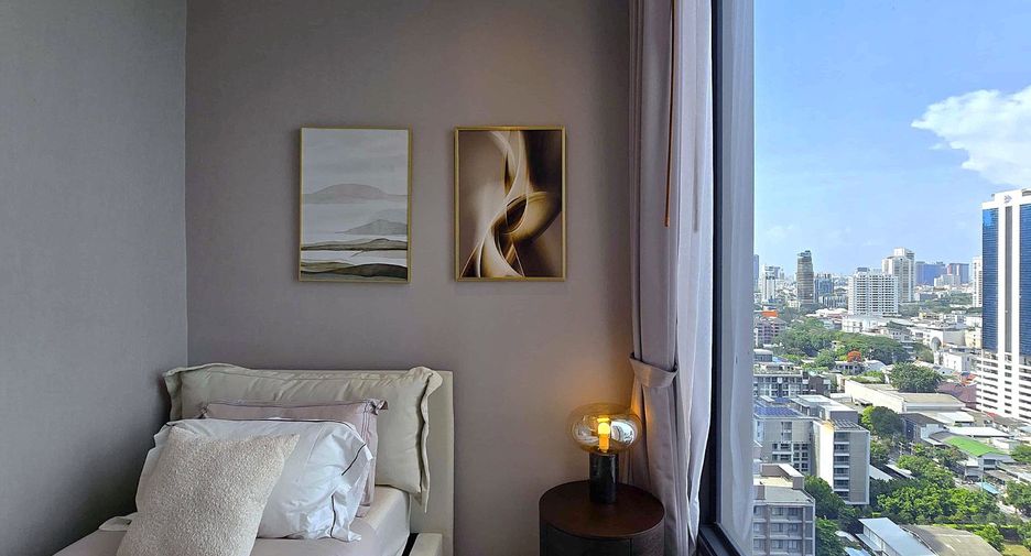 Condo en alquiler y en venta de 3 habitaciones en Khlong Toei, Bangkok