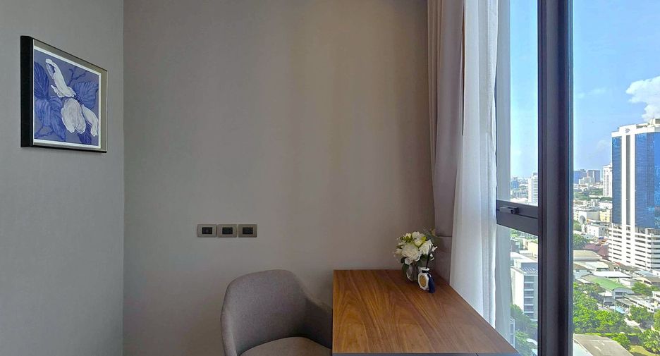 Condo en alquiler y en venta de 3 habitaciones en Khlong Toei, Bangkok