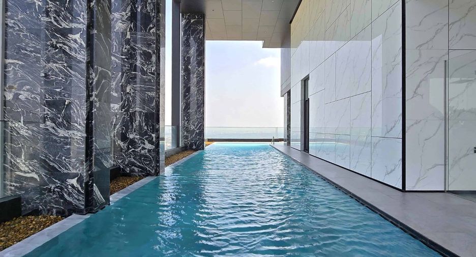 Condo en alquiler y en venta de 3 habitaciones en Khlong Toei, Bangkok