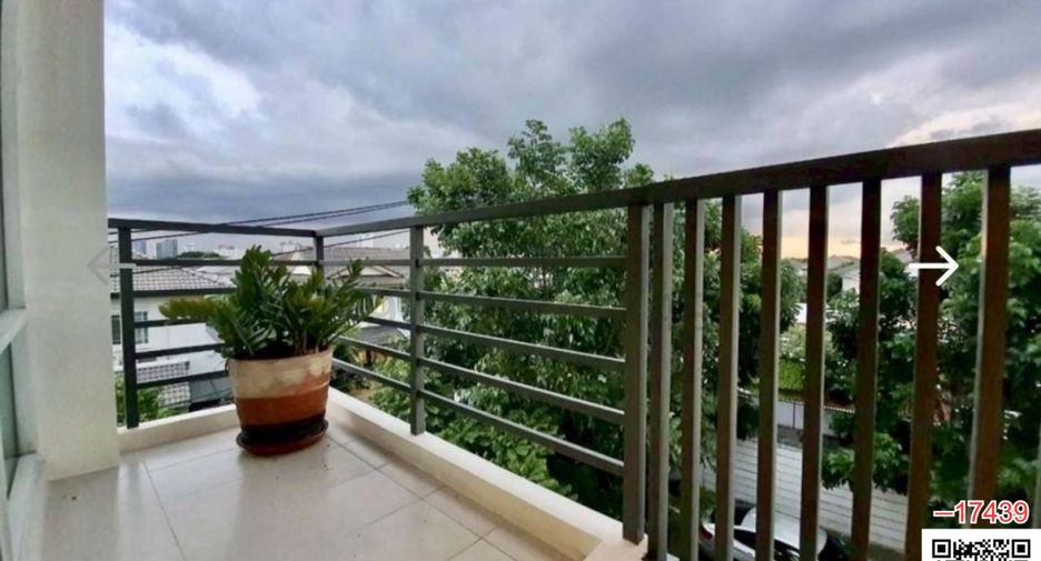 Haus zur Miete mit 3 Zimmer in Bang Kapi, Bangkok