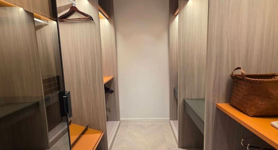 For rent 2 ベッドルーム condo in Sathon, Bangkok