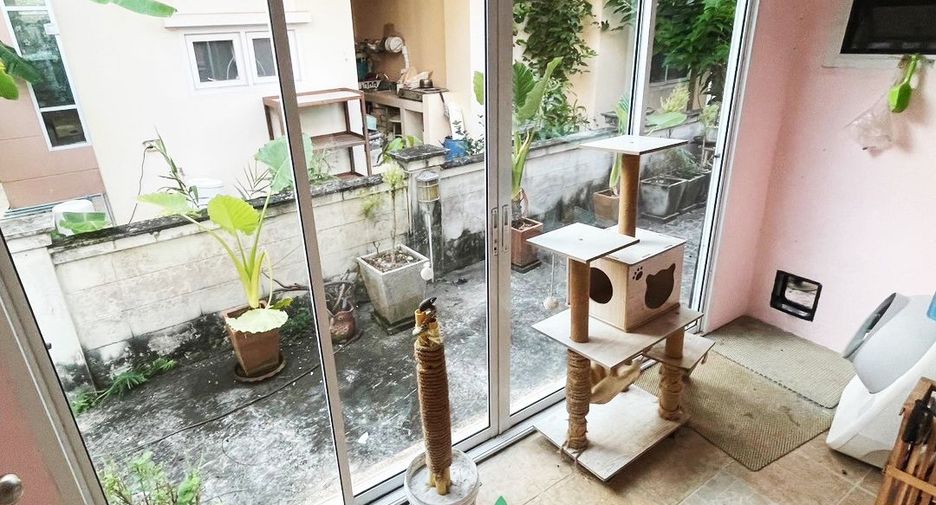 À vendre 3 chambres maison à Bang Khun Thian, Bangkok