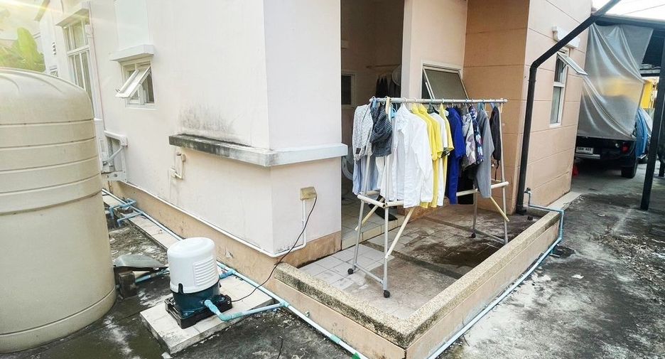 À vendre 3 chambres maison à Bang Khun Thian, Bangkok