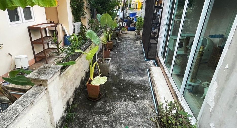 À vendre 3 chambres maison à Bang Khun Thian, Bangkok