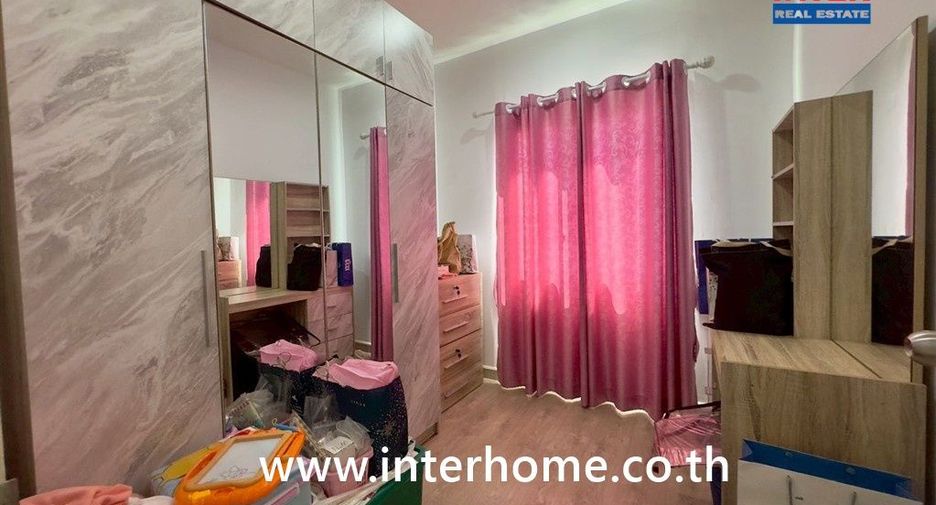 À vendre 3 chambres maison de ville à Bang Khun Thian, Bangkok