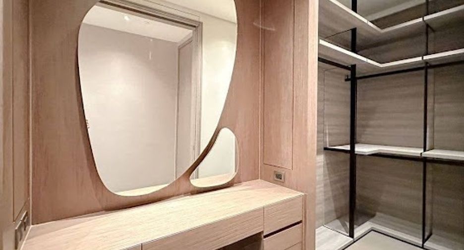 À louer 3 chambres condo à Pathum Wan, Bangkok