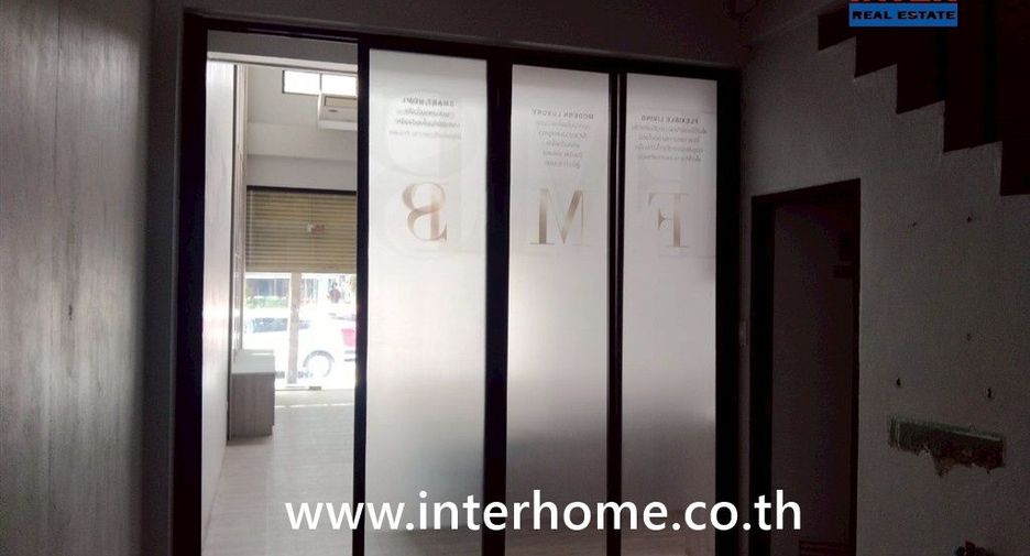Local comercial en venta de 3 habitaciones en Wang Thonglang, Bangkok