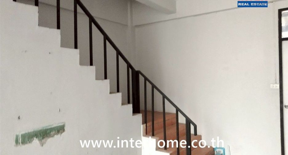 Local comercial en venta de 3 habitaciones en Wang Thonglang, Bangkok