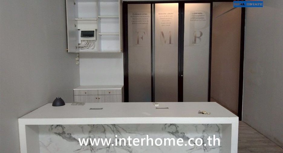 Local comercial en venta de 3 habitaciones en Wang Thonglang, Bangkok