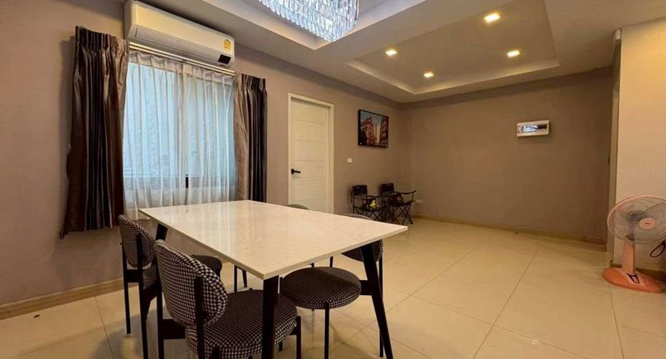 For sale 3 bedrooms condo in East Pattaya, Pattaya
