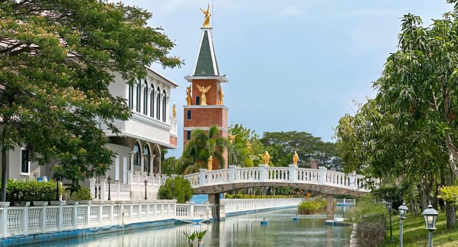 For sale 3 bedrooms condo in East Pattaya, Pattaya
