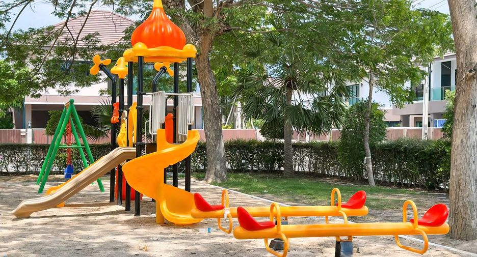 For sale 3 bedrooms condo in East Pattaya, Pattaya