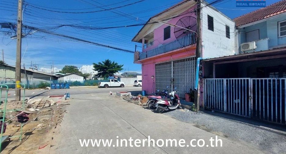Apartamento en venta de 13 habitaciones en Bang Sao Thong, Samut Prakan