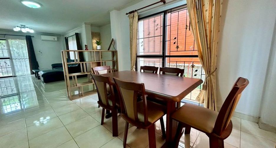 Casa en alquiler y en venta de 32 habitaciones en Si Racha, Chonburi