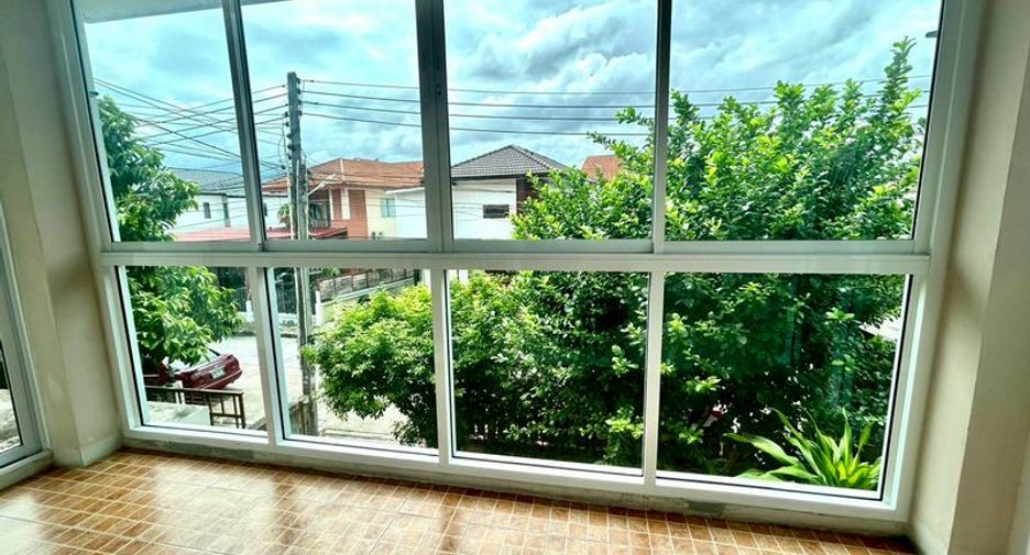 Casa en alquiler y en venta de 32 habitaciones en Si Racha, Chonburi