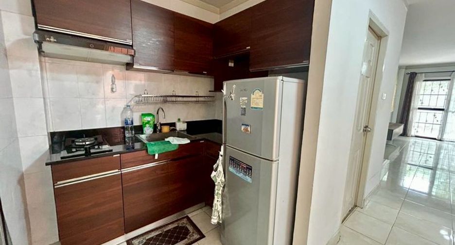 Casa en alquiler y en venta de 32 habitaciones en Si Racha, Chonburi
