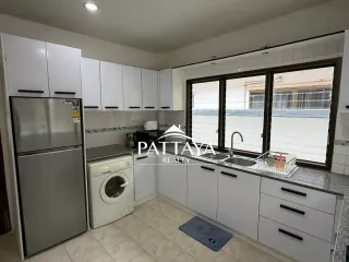 À louer 3 chambres maison à Bang Lamung, Chonburi