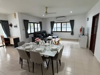 À louer 3 chambres maison à Bang Lamung, Chonburi