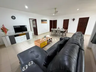 À louer 3 chambres maison à Bang Lamung, Chonburi