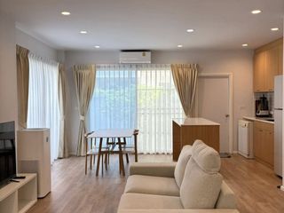 Casa adosada en alquiler de 3 habitaciones en Mueang Chiang Mai, Chiang Mai