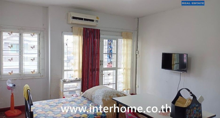 For sale 2 bedrooms townhouse in Khan Na Yao, Bangkok