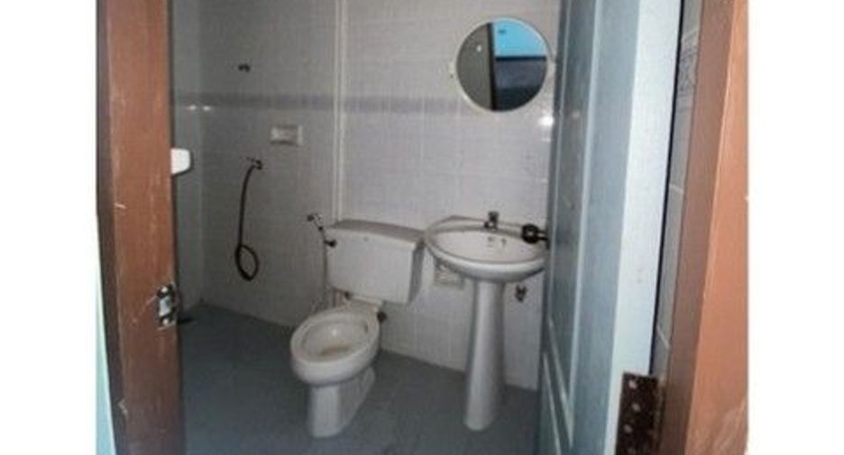 Reihenhaus zum Kauf mit 1 Zimmer in Ban Khai, Rayong