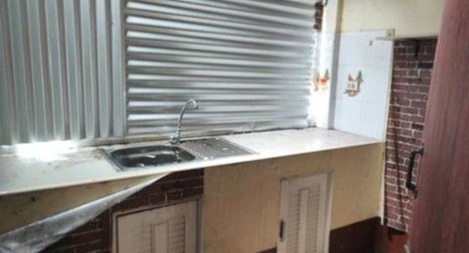 Reihenhaus zum Kauf mit 1 Zimmer in Ban Khai, Rayong