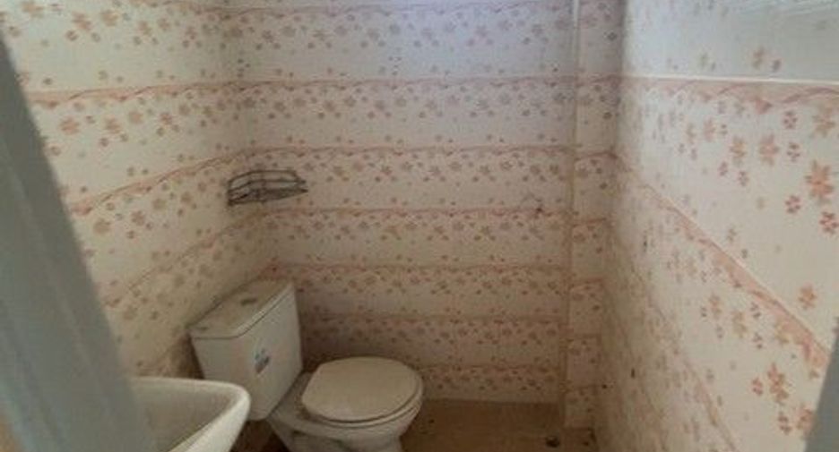 Reihenhaus zum Kauf mit 1 Zimmer in Ban Khai, Rayong