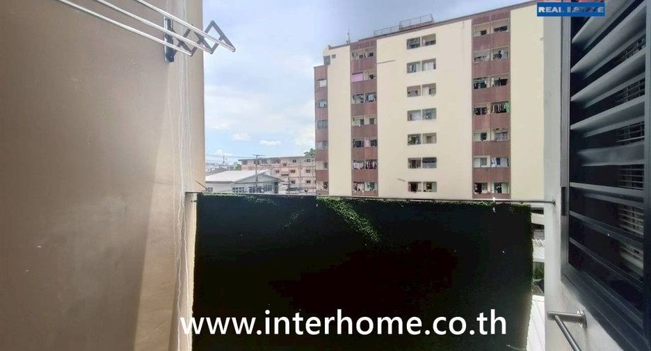 For sale 1 bed condo in Wang Thonglang, Bangkok