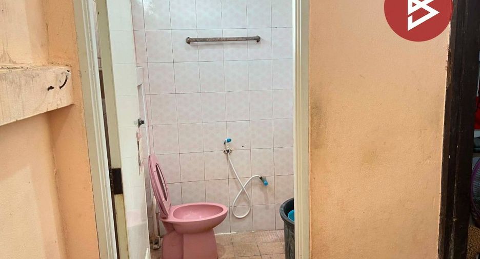 For sale 2 bedrooms townhouse in Mueang Chachoengsao, Chachoengsao