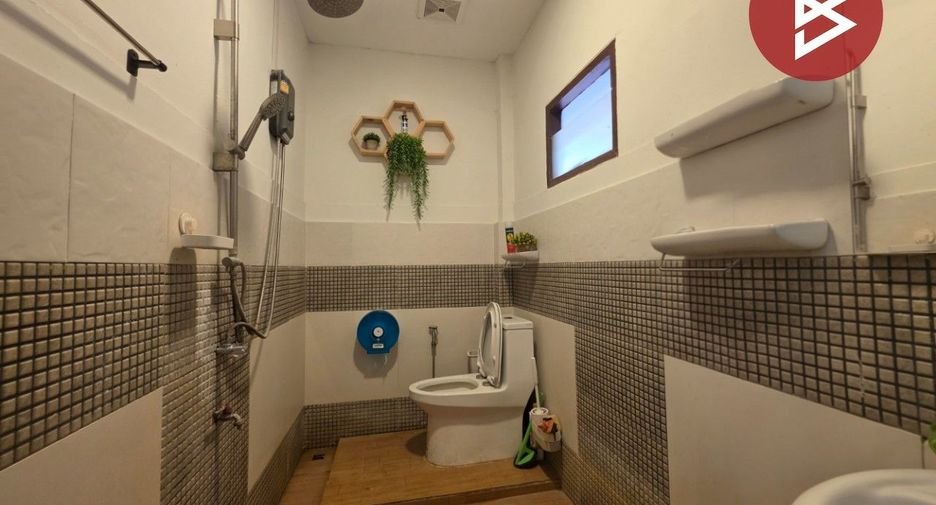 For sale 2 bedrooms townhouse in East Pattaya, Pattaya