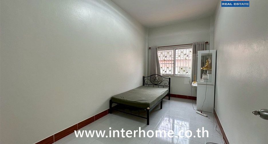 Casa adosada en venta de 3 habitaciones en Khlong Luang, Pathum Thani