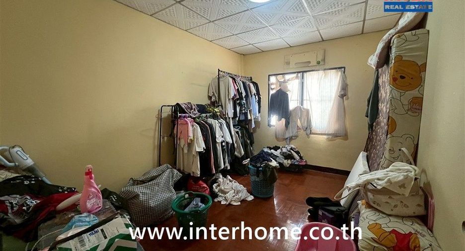 À vendre 2 chambres maison de ville à Mueang Pathum Thani, Pathum Thani
