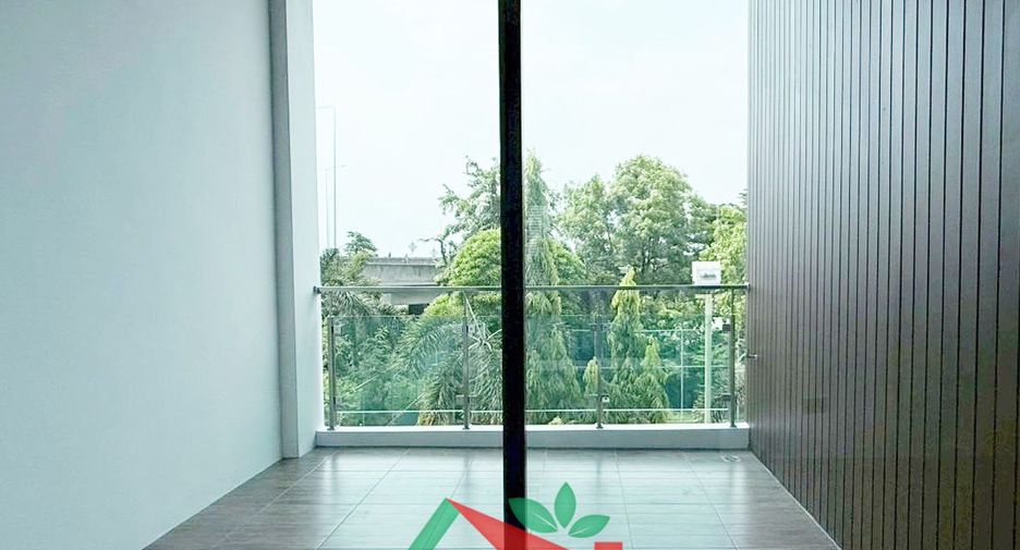 出售 3 卧室 联排别墅 在 Bang Khen, 曼谷
